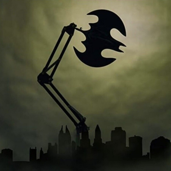 Batwing Posable Lamp DC Comics Batman 1989 Style In Box - Picture 8 of 16